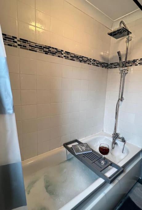 Lovely, Two Bedroom Apartment Central Location Londyn Zewnętrze zdjęcie