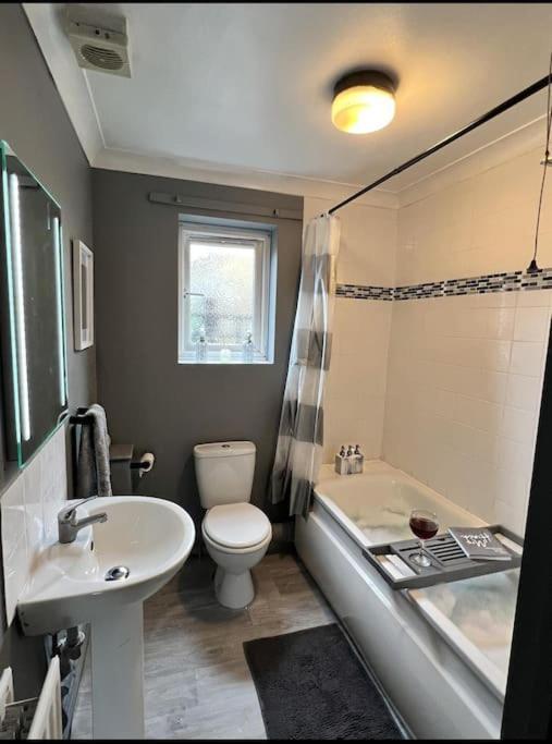 Lovely, Two Bedroom Apartment Central Location Londyn Zewnętrze zdjęcie