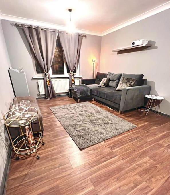Lovely, Two Bedroom Apartment Central Location Londyn Zewnętrze zdjęcie